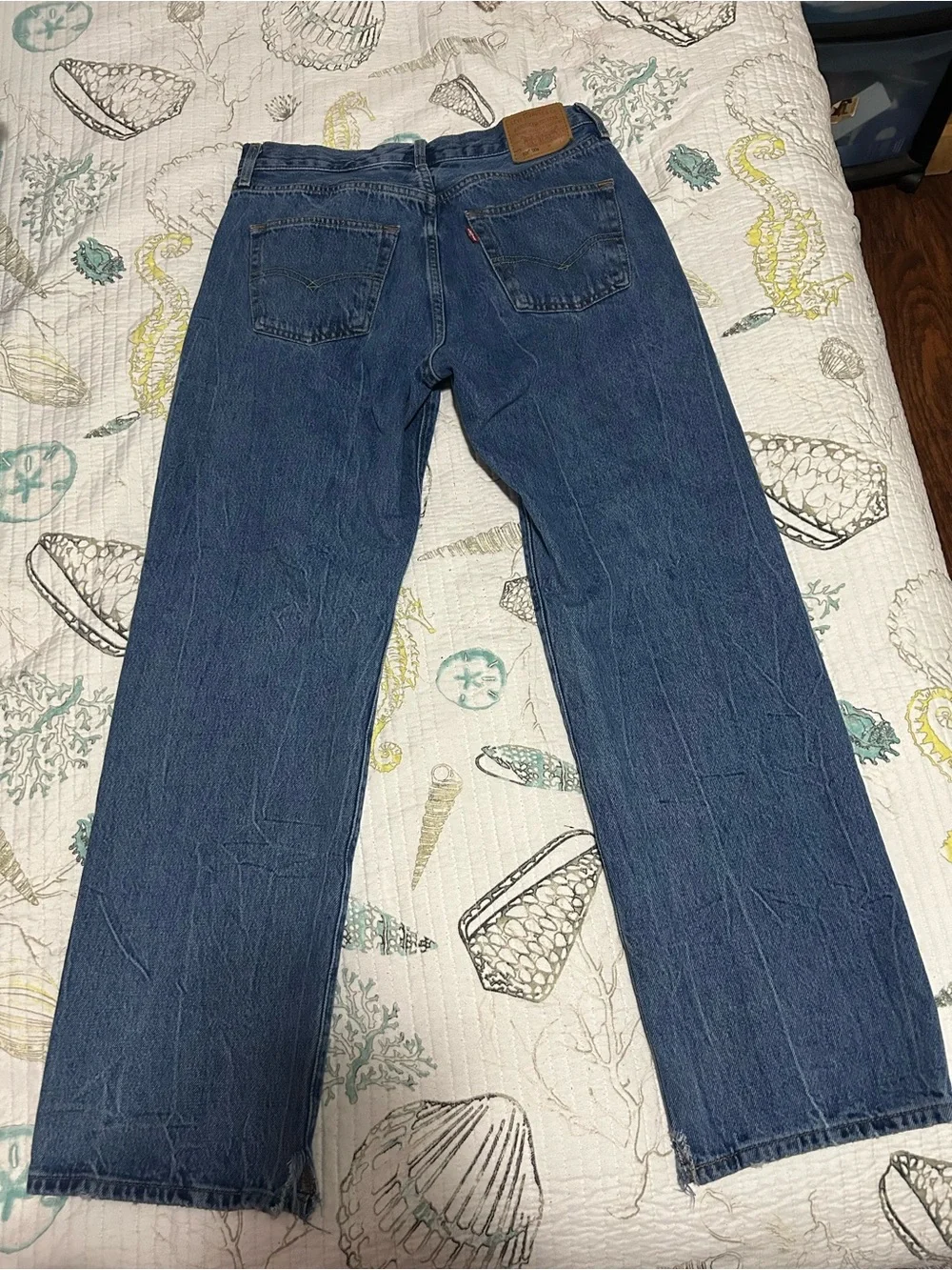 Levi's Men's Straight Jeans in Medium Blue Wash
